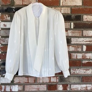 WOMENS White blouse made in Korea🇰🇷👚👕🤍